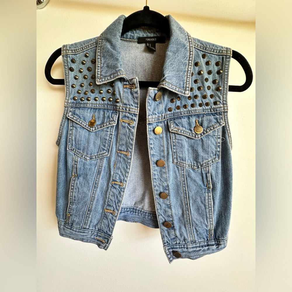 FOREVER 21 studded denim top